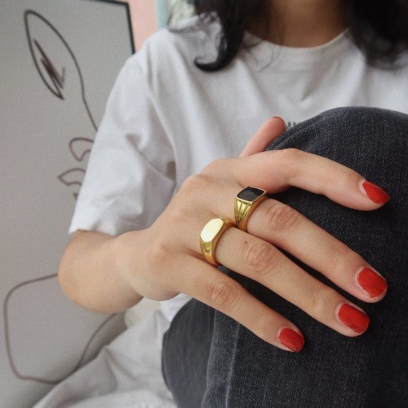 NEW 18K Gold Plated Black Square Signet Ring - Picture 6 of 8